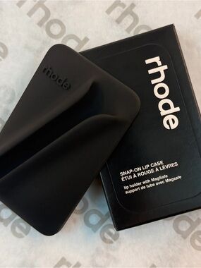 SOLD OUT rhode snap on lip case in black